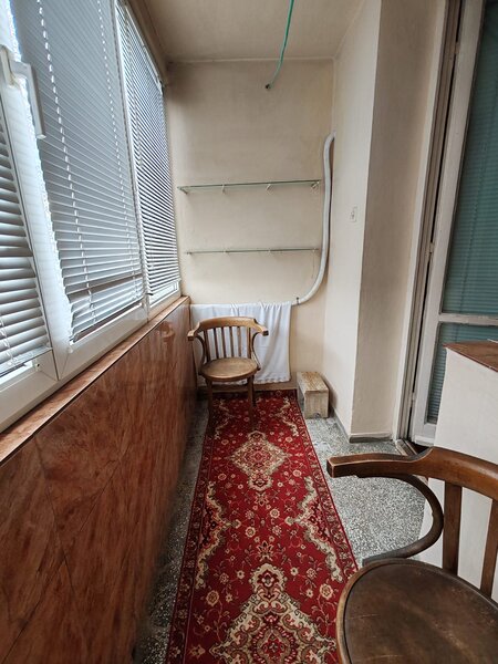 Titan, Camil Ressu, 200 m Metrou Nicolae Grigorescu.