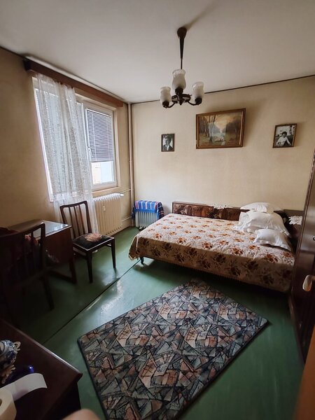 Titan, Camil Ressu, 200 m Metrou Nicolae Grigorescu.