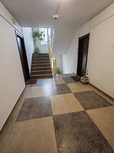 Titan, Camil Ressu, 200 m Metrou Nicolae Grigorescu.